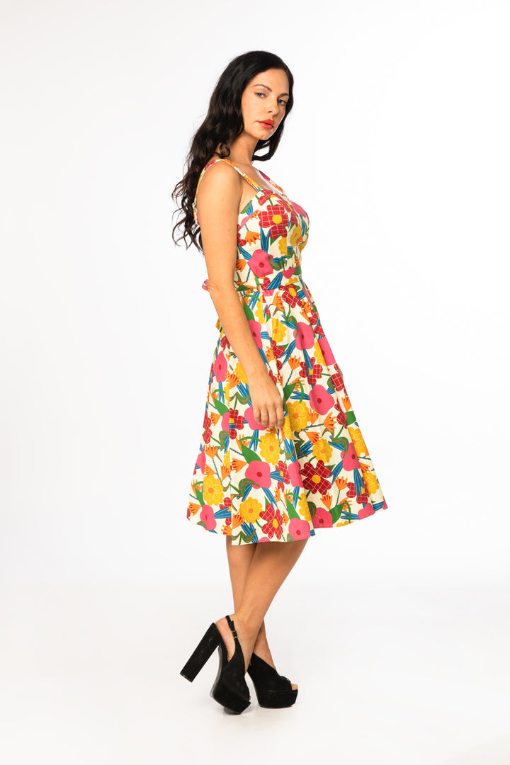 "Lori" Retro Flowers